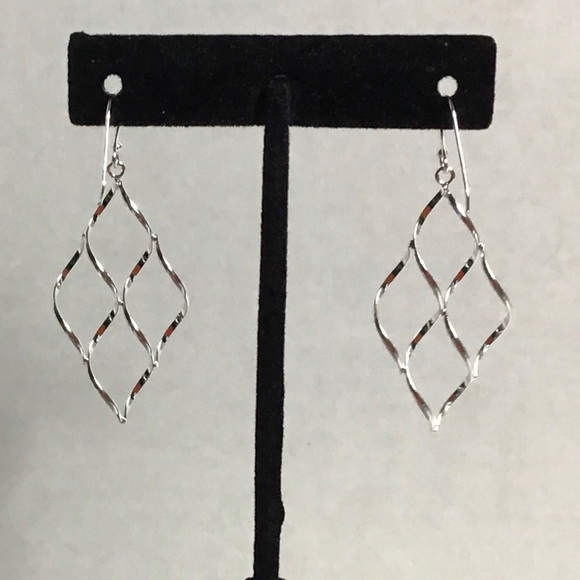 (925) Spiraling Diamond Shaped Earrings - Picture 4 of 6